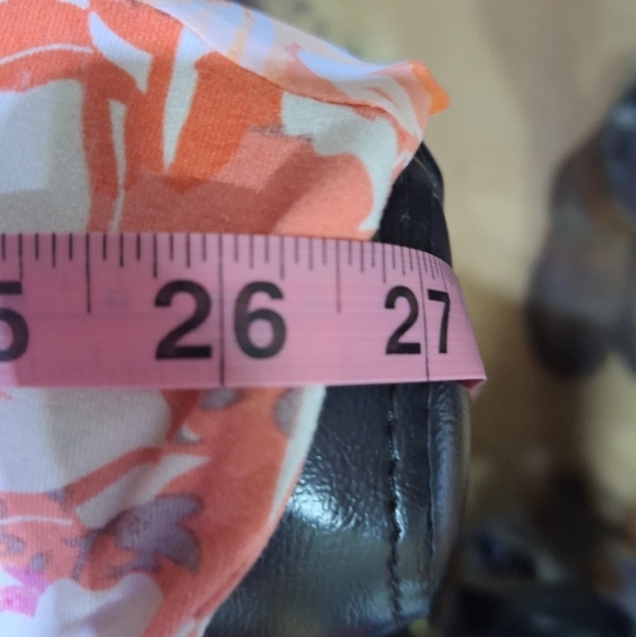 A Torrid Super Soft Knit Orange and Pink Floral Tunic Top In A Size 4. EUC - Picture 8 of 9